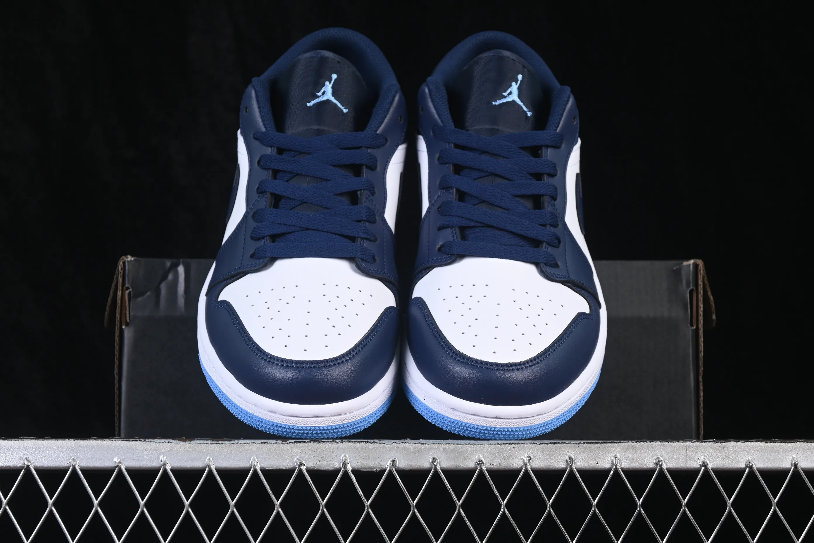 All categories Air Jordan Jordan series basketball shoes Air Jordan 1 Low Air Jordan 1 Low AJ1 Joe 1 white and blue low-top retro cultural basketball shoes 553558-404